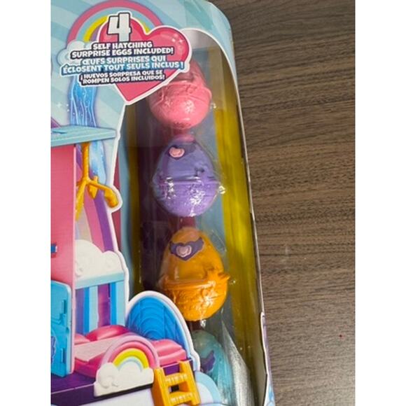 Hatchimals Alive! Hatchi-Nursery Playset with 4 Self-Hatching Surprise Eggs 0 - Picture 2 of 5